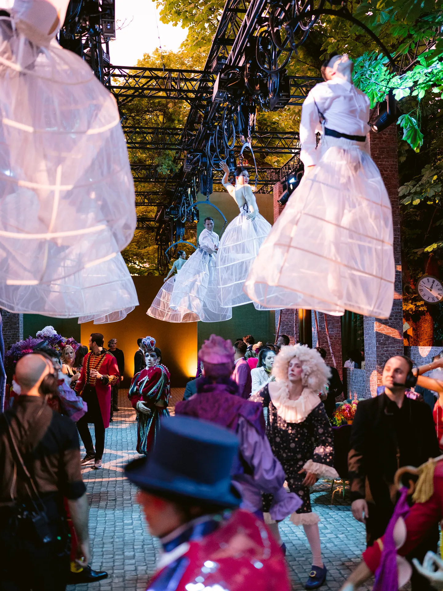 The Pre-Wedding Cirque de Couture — immagine 7